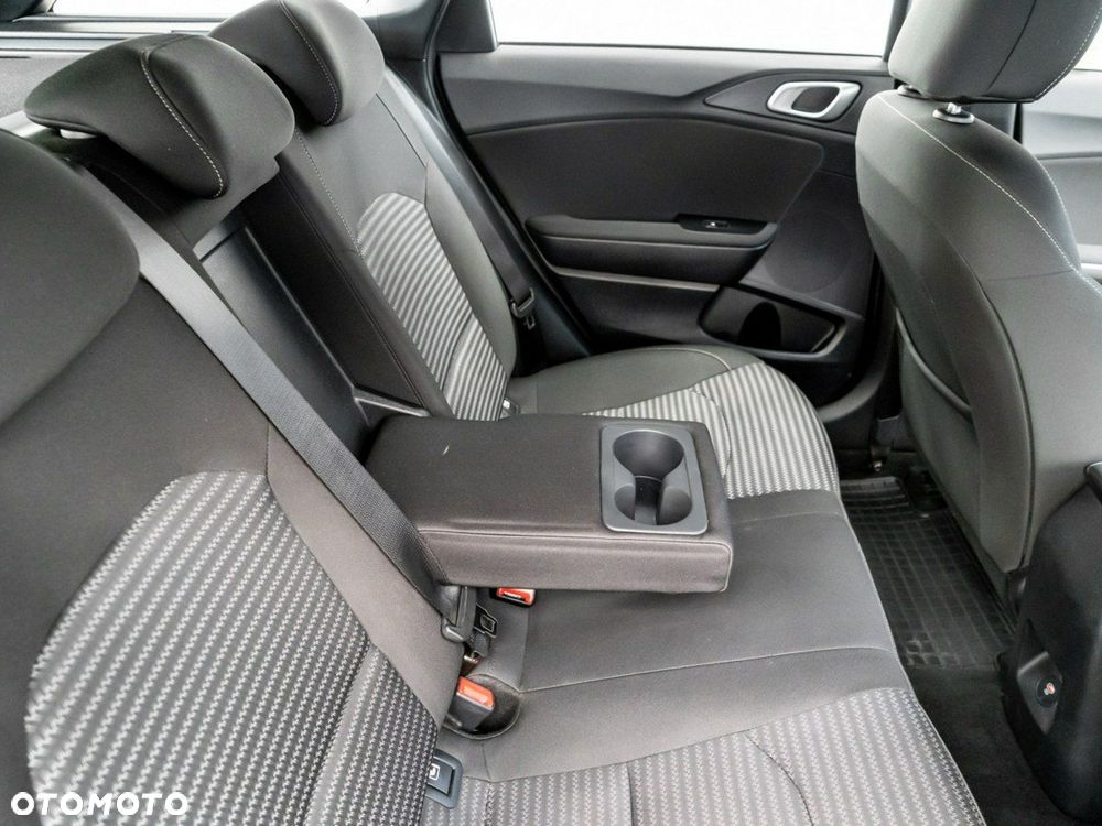 Kia Ceed 1.5 T-GDI M DCT - 16