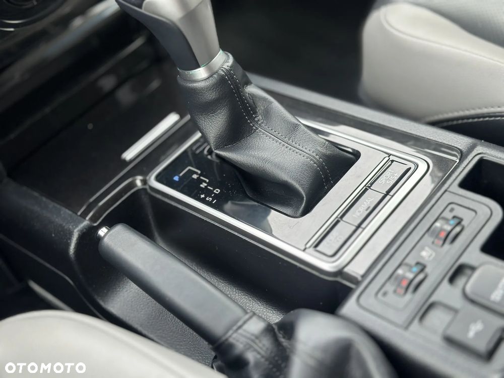 Toyota Land Cruiser LC 2.8 D-4D Executive - 26