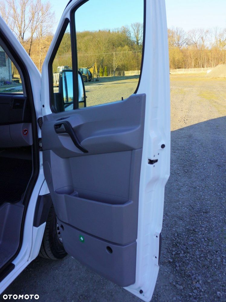 Mercedes-Benz Sprinter - 14