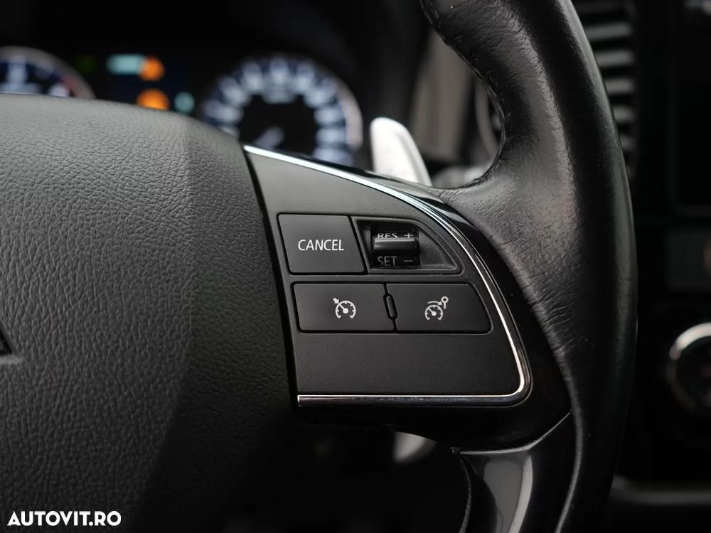 Mitsubishi Outlander 2.2 DI-D 4WD Instyle - 23