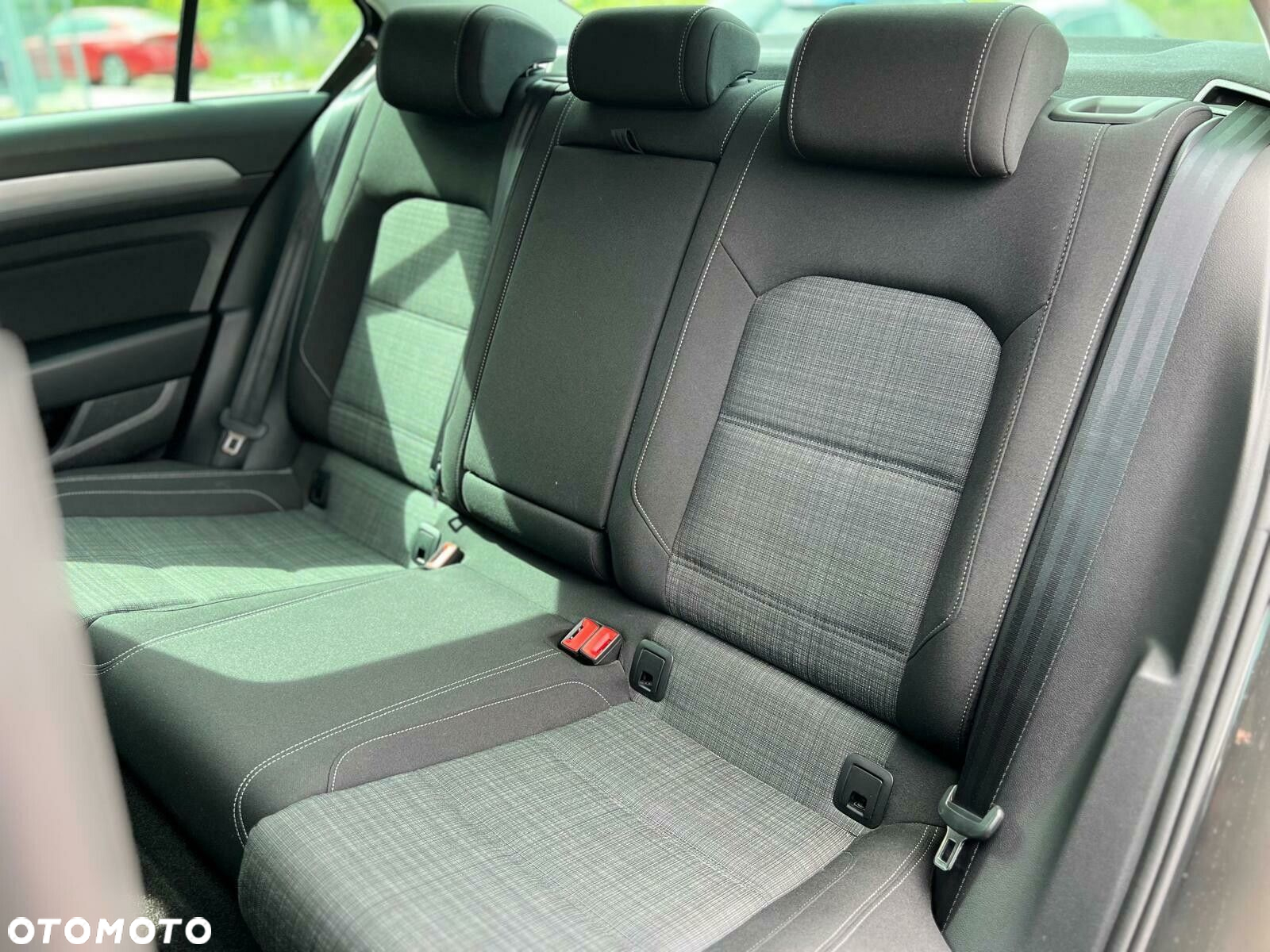 Volkswagen Passat 2.0 TDI EVO Business DSG - 23