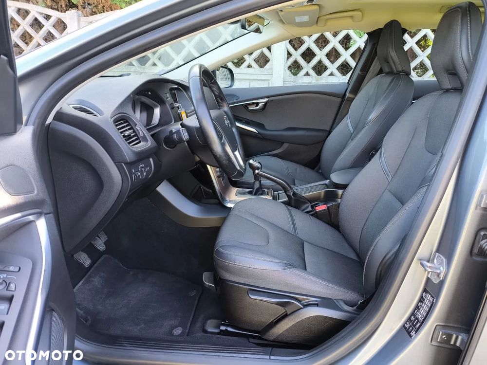 Volvo V40 D3 Momentum - 13