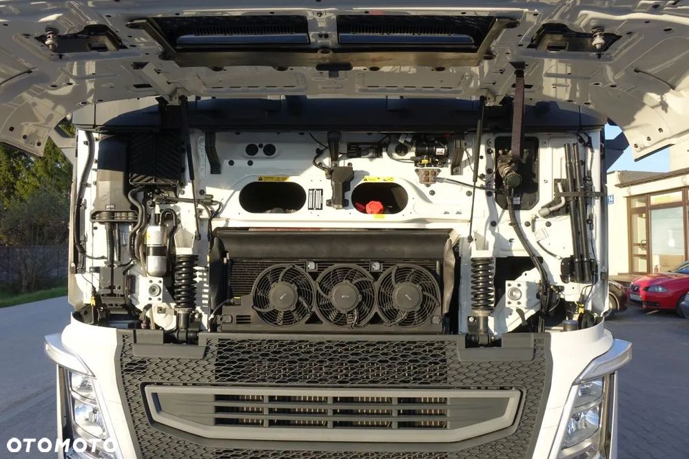 Volvo FH 500 GLOBETROTTER / STANDARD/ AUTOMAT / EURO 6 / KLIMATYZACJA POSTOJOWA/ 2 ZBIORNIKI PALIWA - 11