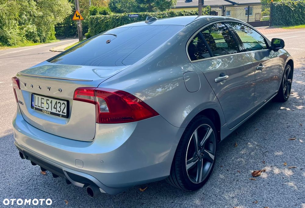 Volvo S60 D2 R-Design - 12