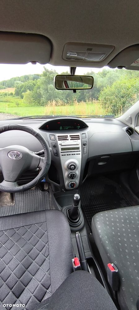 Toyota Yaris 1.3 Terra Gold - 7