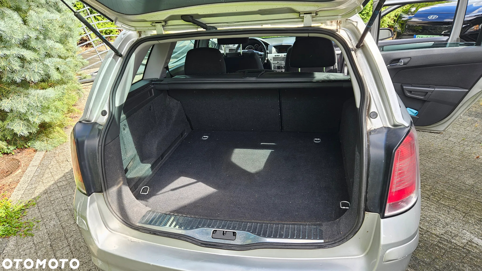 Opel Astra 1.9 CDTI DPF Sport - 2