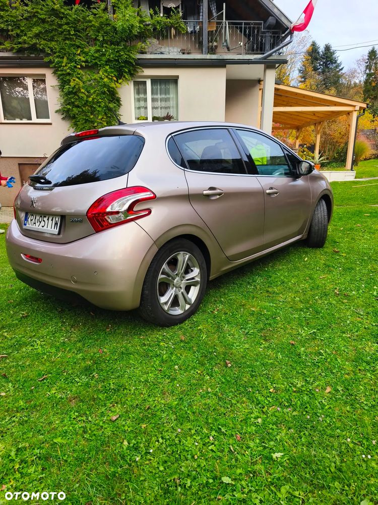 Peugeot 208 - 6