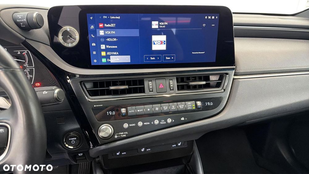 Lexus ES 300h Business Edition - 21