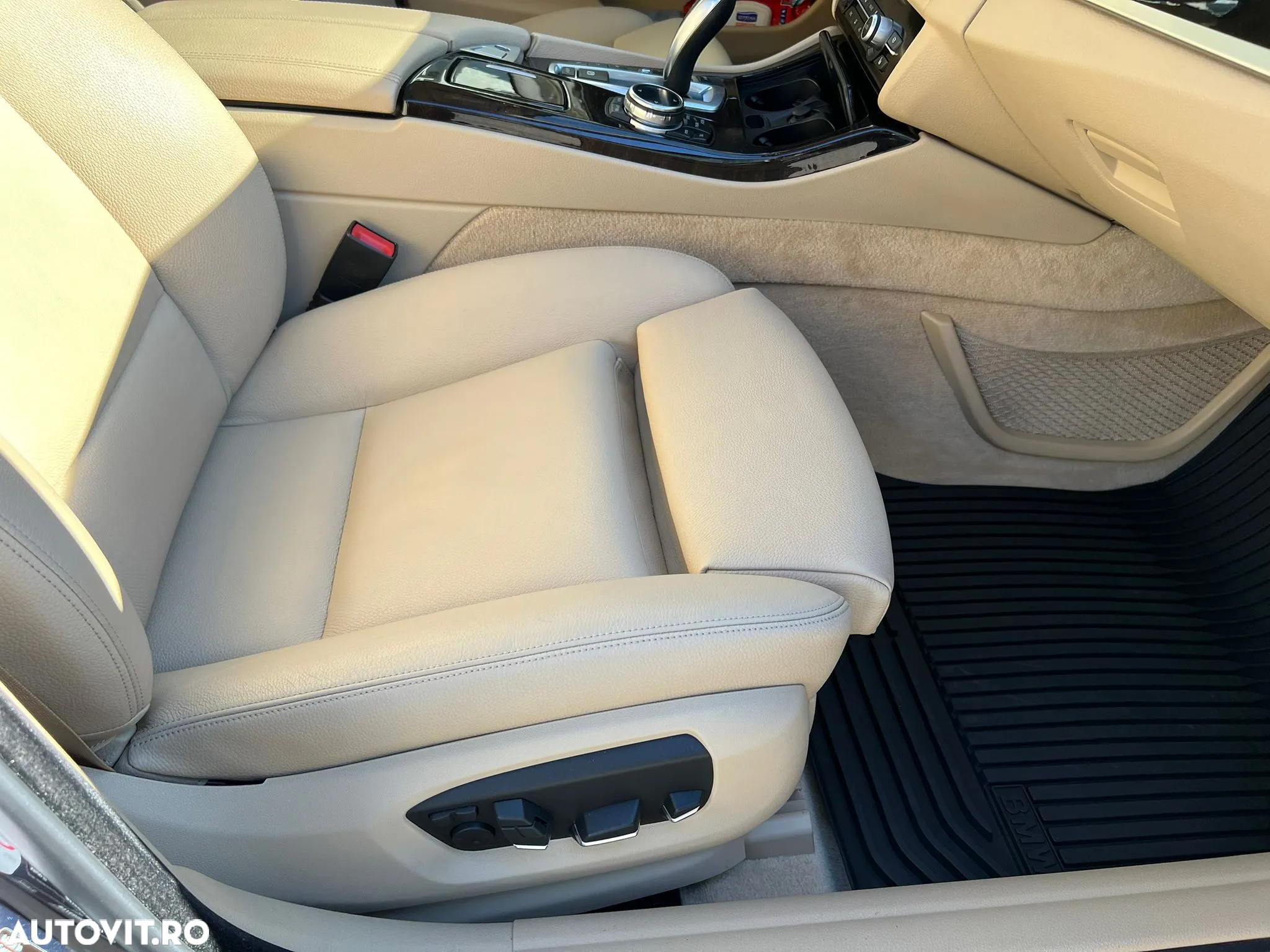 BMW Seria 5 535d xDrive AT - 14