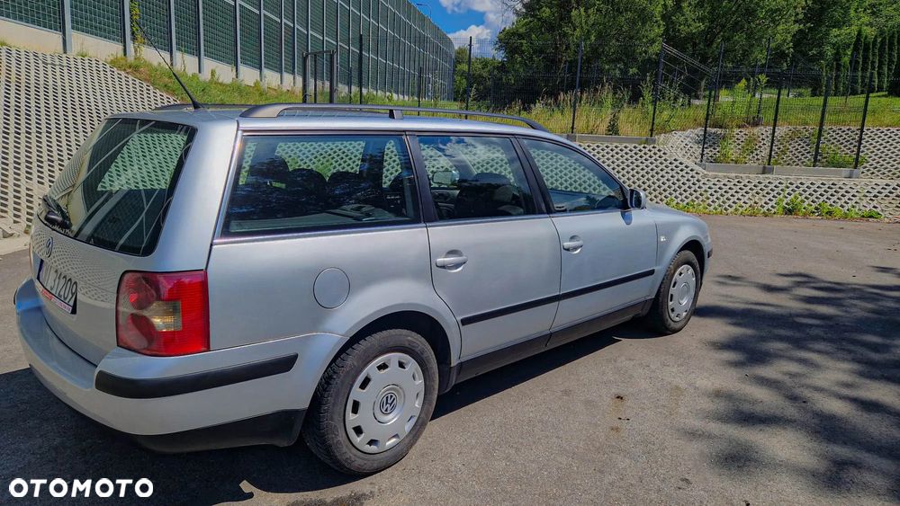 Volkswagen Passat 1.9 TDI Comfortline - 10