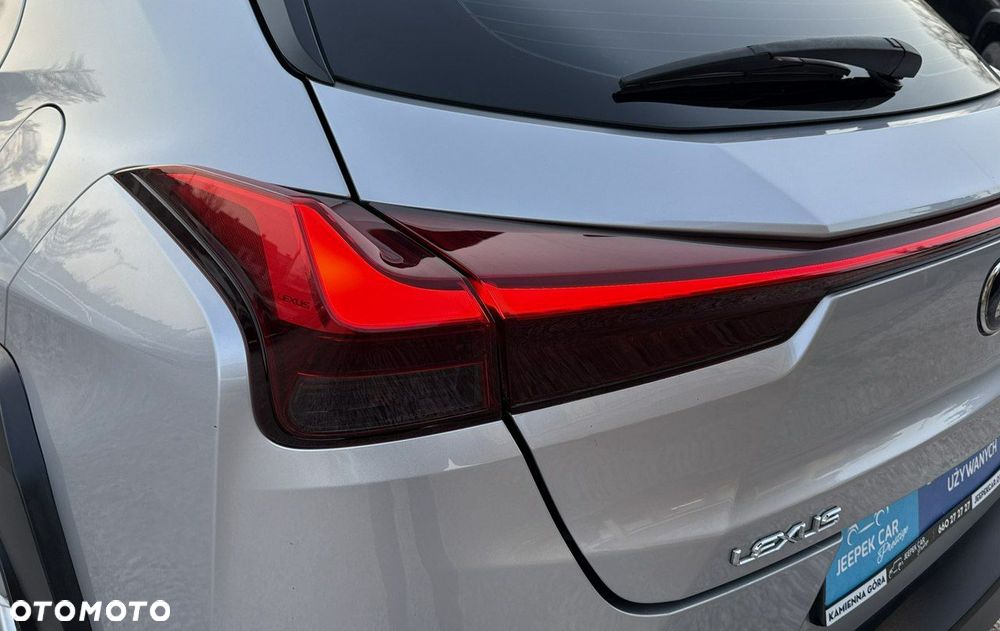 Lexus UX - 15
