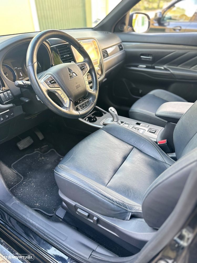Mitsubishi Outlander 2.4 PHEV Intense - 2