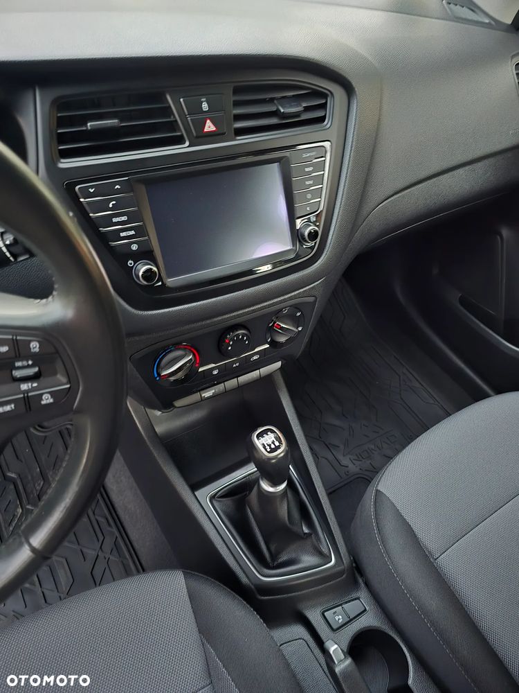 Hyundai i20 - 25