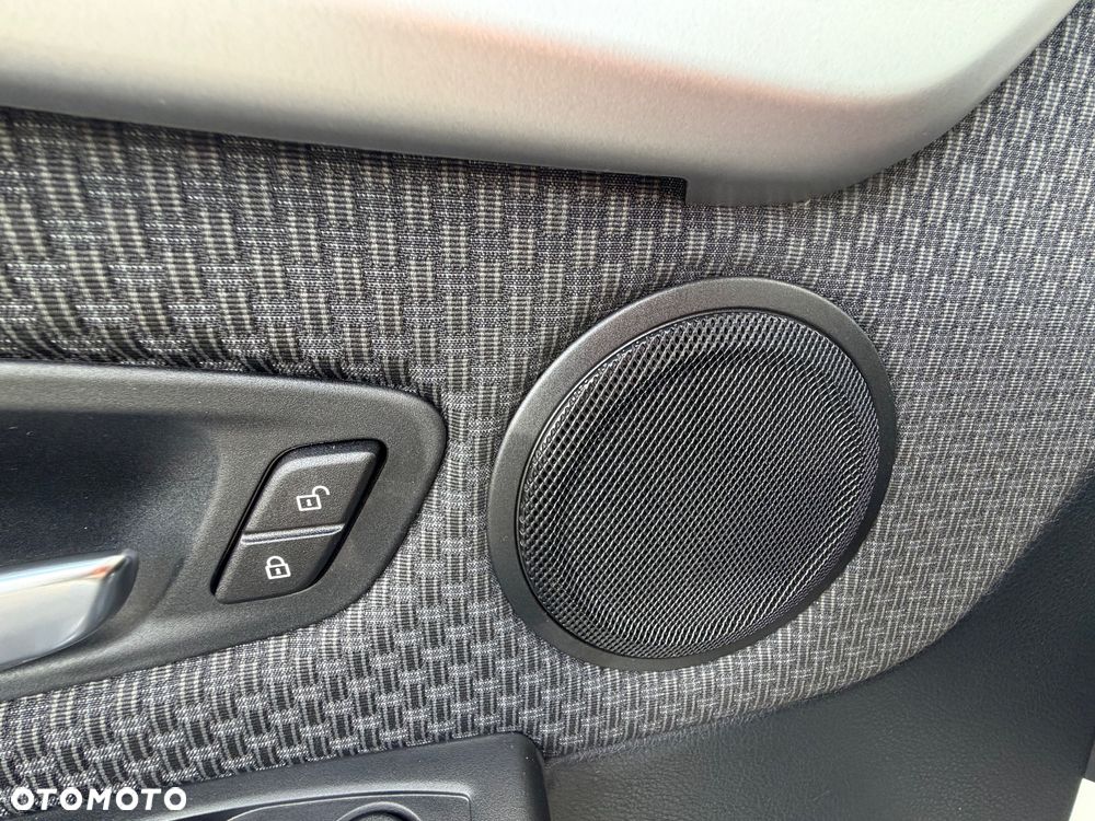 BMW Seria 2 218d - 29