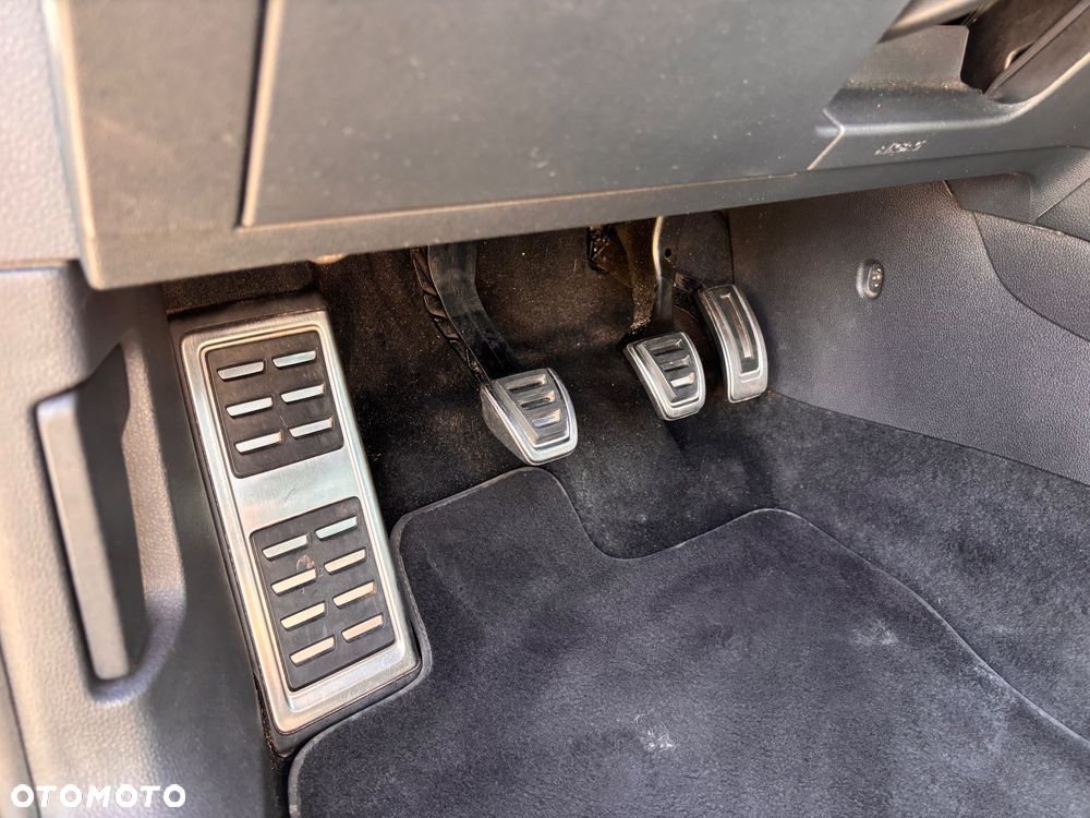 Volkswagen Golf 2.0 TDI BMT GTD - 30