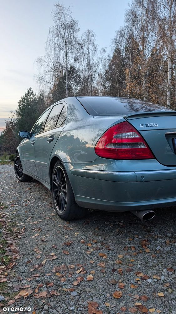 Mercedes-Benz Klasa E 240 T Avantgarde - 5