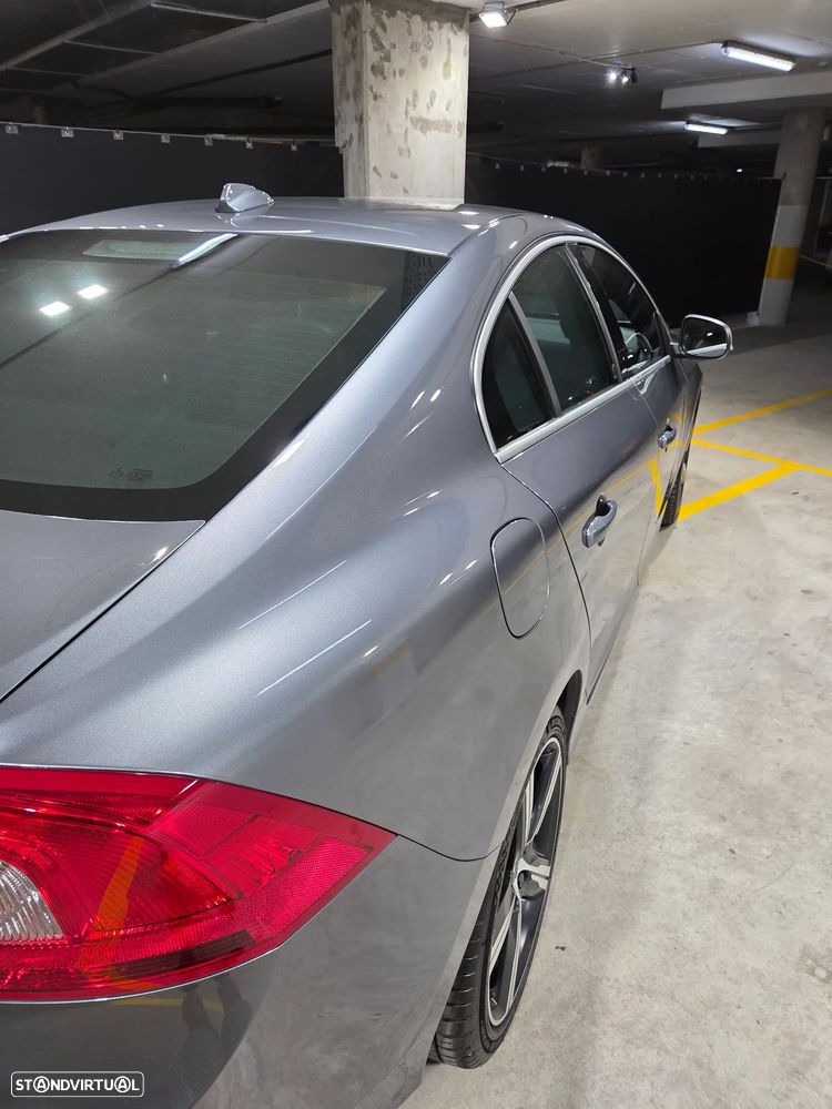 Volvo S60 2.0 D4 R-Design Momentum Geartronic - 14