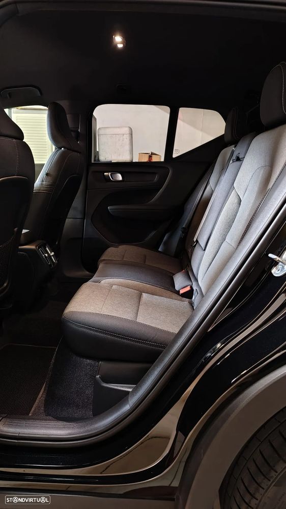 Volvo XC 40 2.0 B3 Black Edition - 9