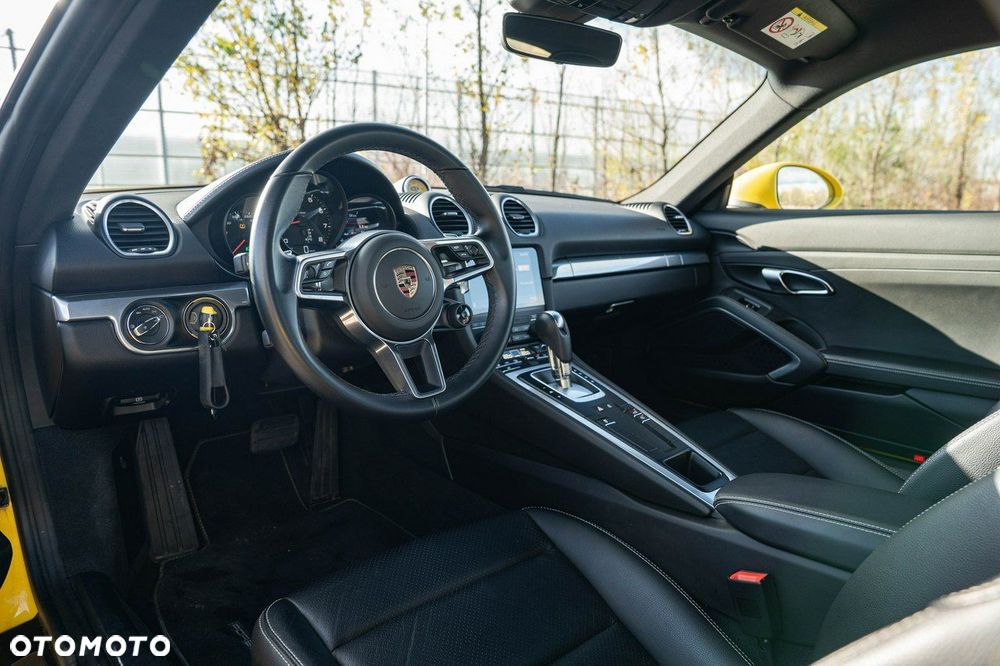 Porsche 718 Cayman - 15