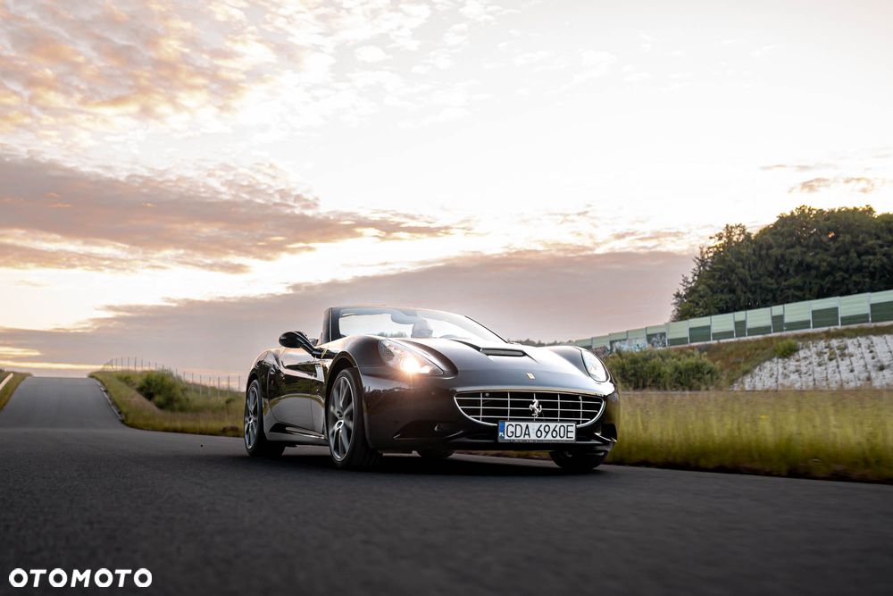 Ferrari California F1 DCT - 40