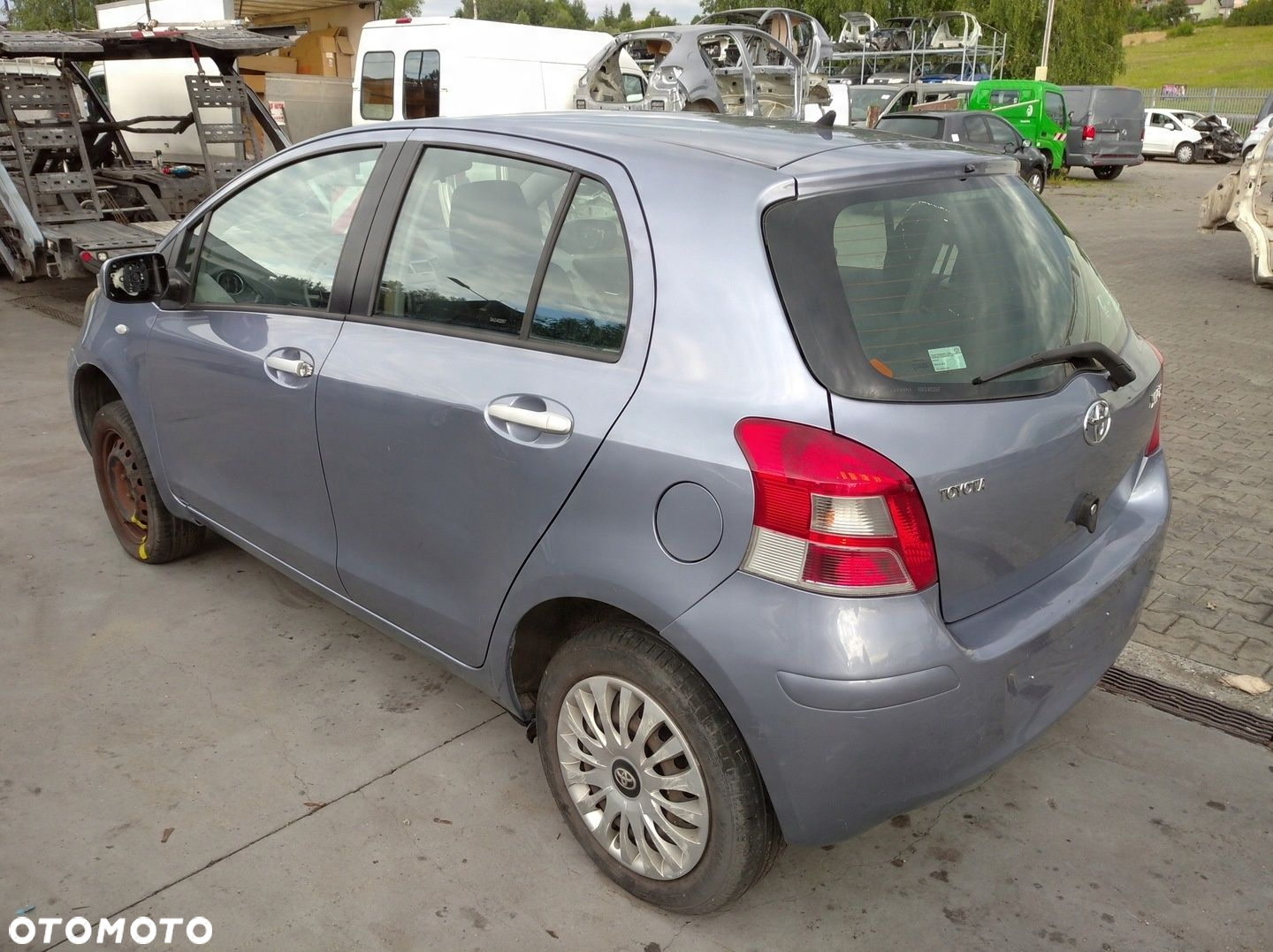 TOYOTA YARIS 2 II DRZWI TYŁ LEWE 8T4 5D - 13