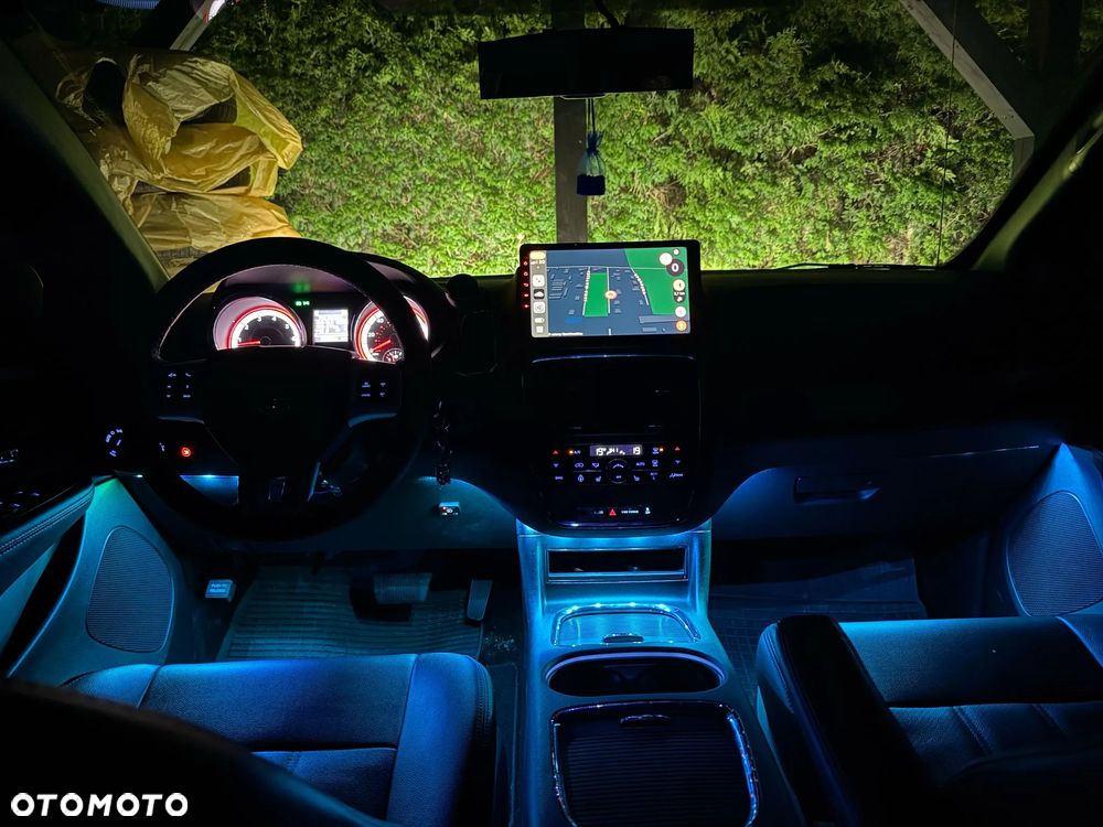 Dodge Grand Caravan 3.6 R/T - 17