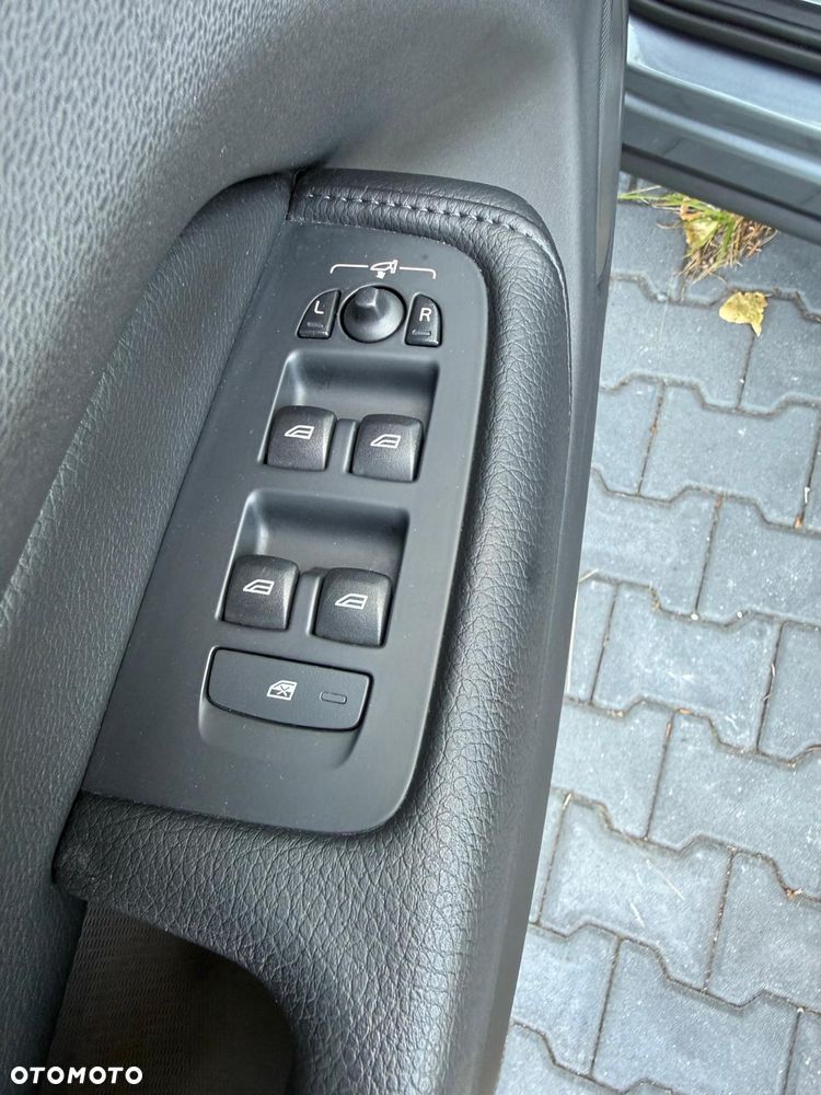 Volvo XC 60 D4 Inscription - 21