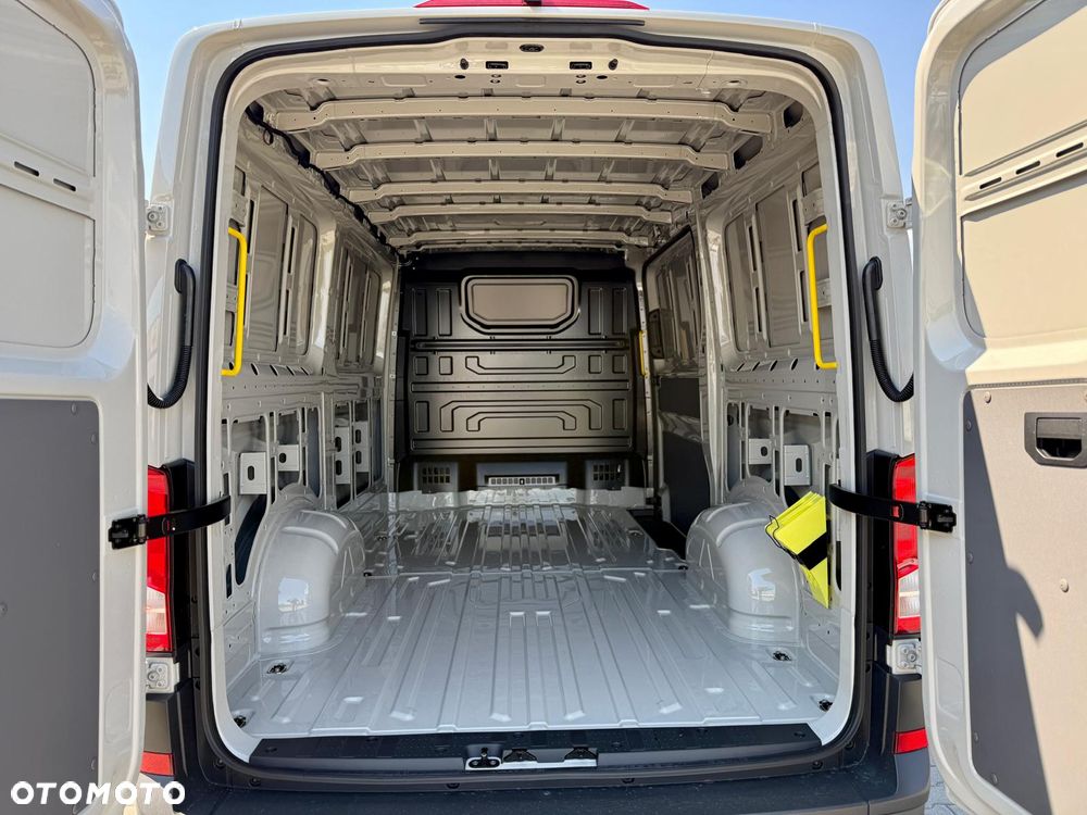 Volkswagen Crafter - 31