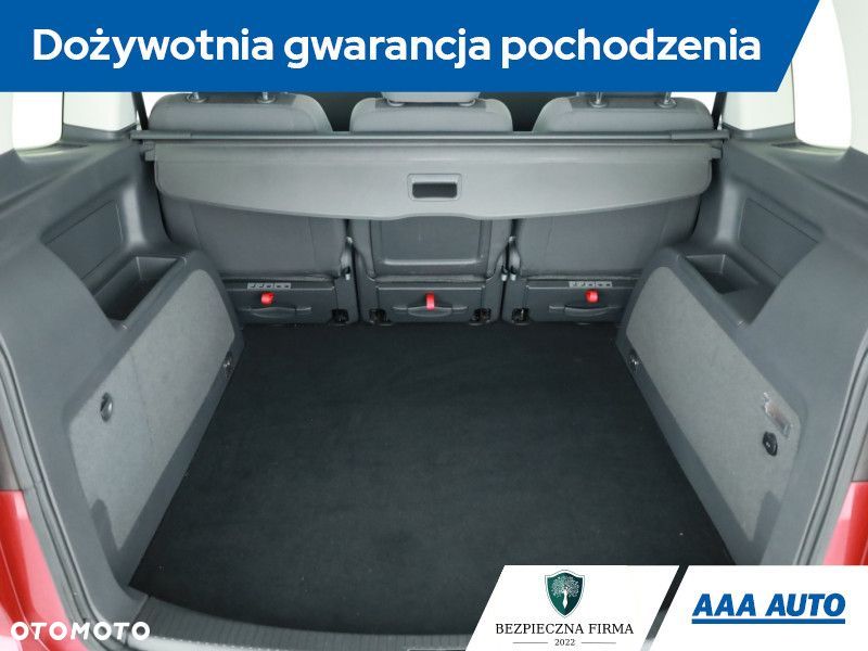 Volkswagen Touran - 12