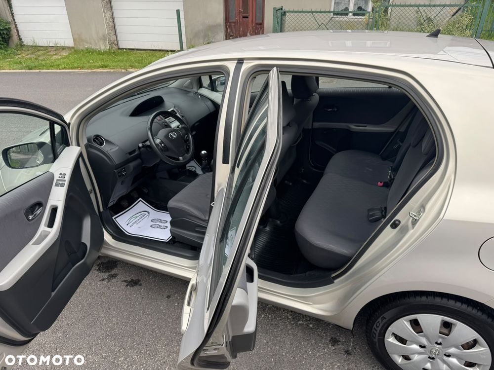 Toyota Yaris - 8