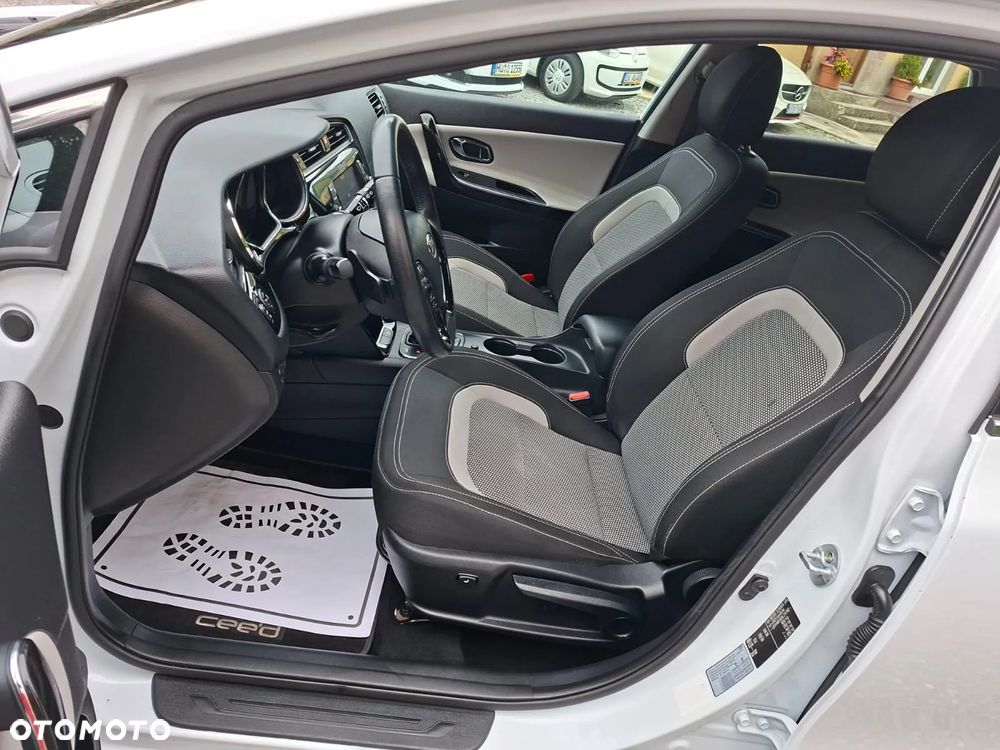 Kia Ceed 1.6 GDI DCT SW Platinum Edition - 5