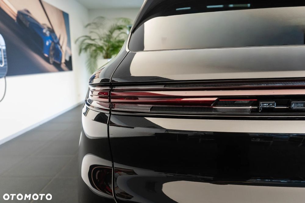 Porsche Cayenne E-Hybrid PHEV Black Edition - 36