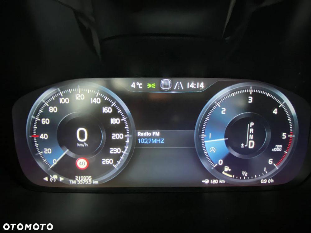 Volvo V90 D4 Momentum - 36