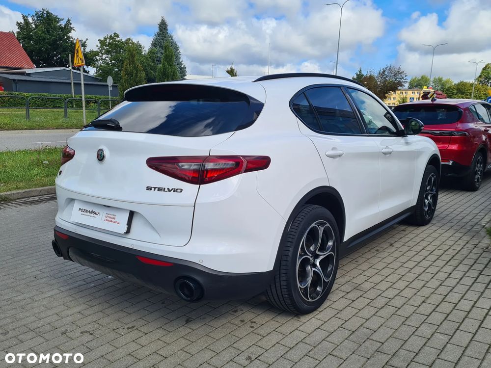Alfa Romeo Stelvio 2.0 Turbo B-Tech Edition Q4 - 9