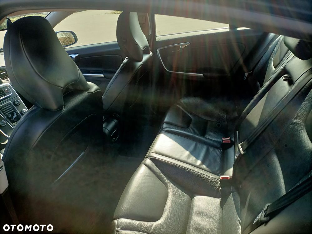 Volvo S60 D3 Summum - 15