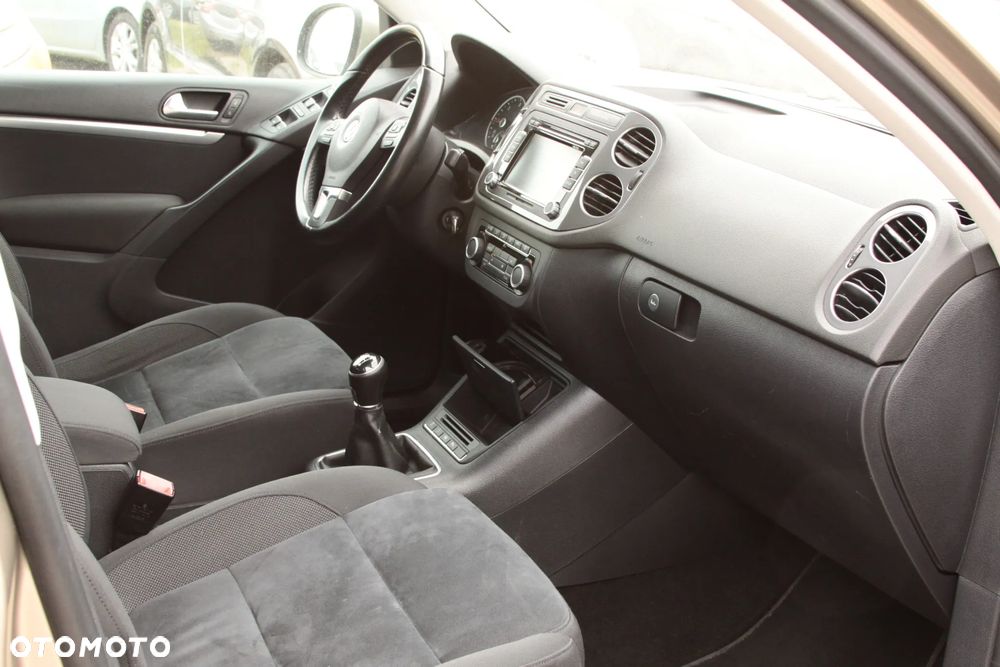 Volkswagen Tiguan 2.0 TDI DPF BlueMotion Technology Cup Sport & Style - 15
