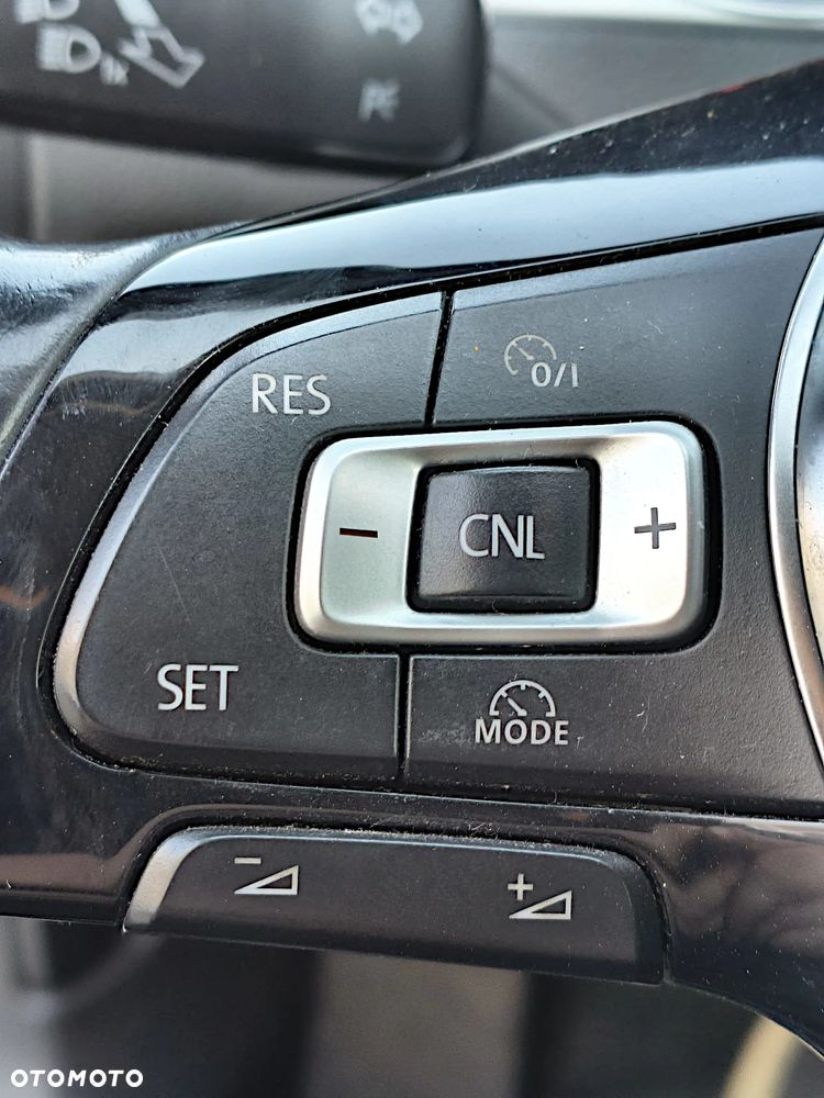 Volkswagen Golf 1.4 TSI BMT Comfortline - 20