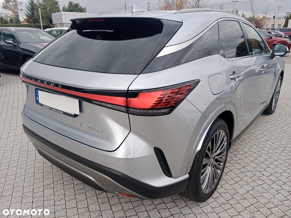 Lexus RX 450h+ Omotenashi - 19