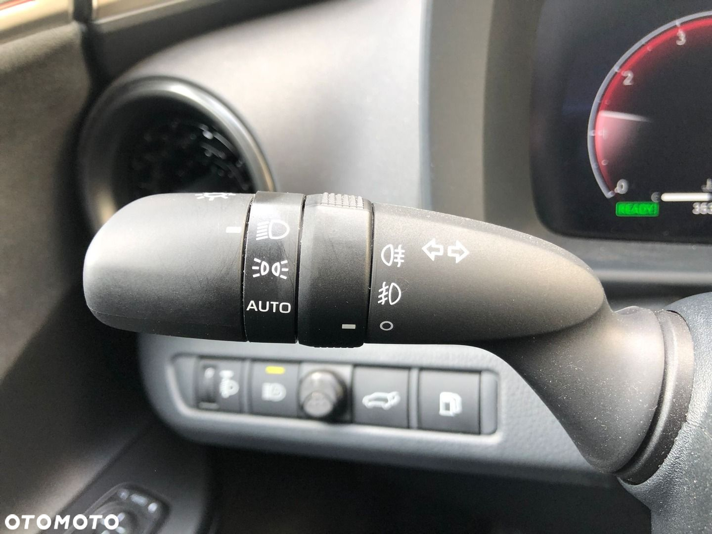 Toyota C-HR - 32