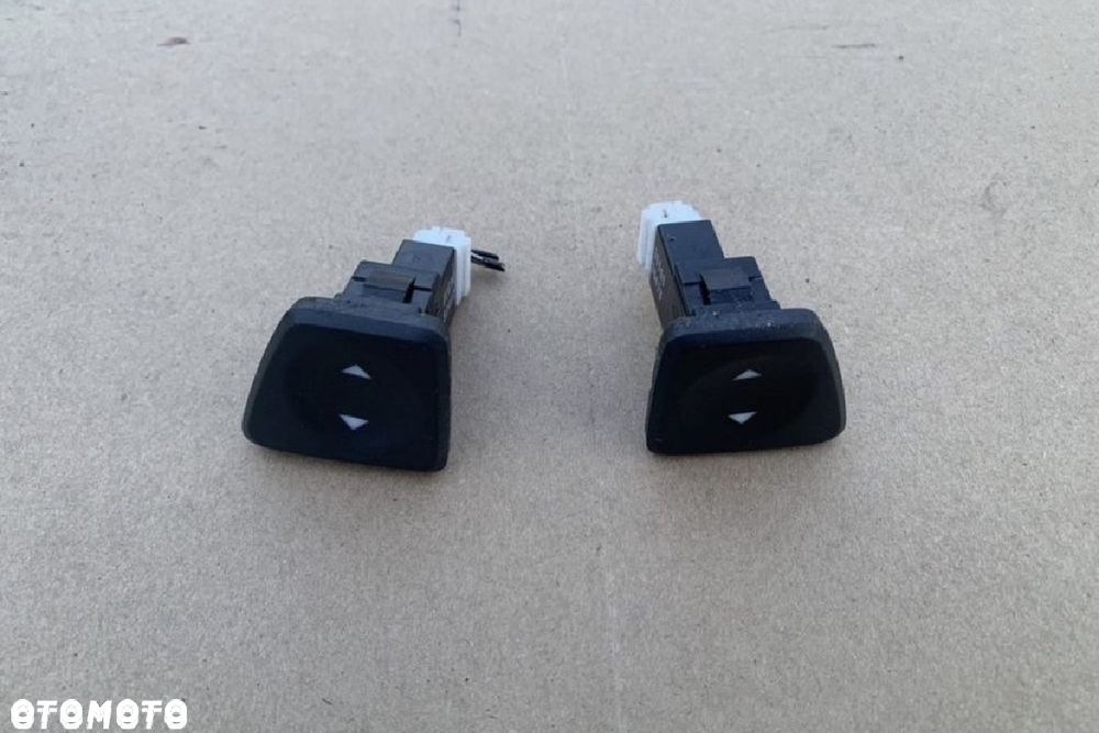 305063547B włącznik przełącznik szyb  lewy prawy Fiat 500 - 1
