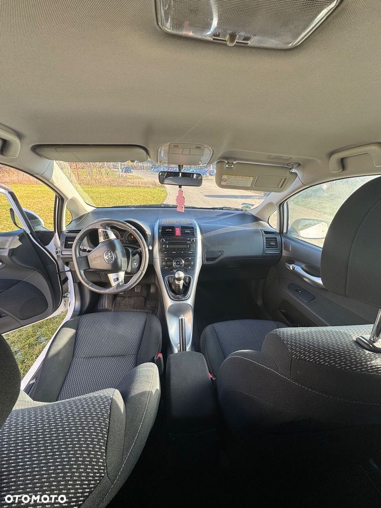 Toyota Auris 1.33 VVT-i Terra - 4