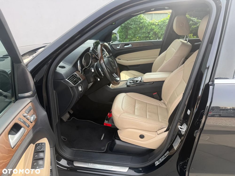 Mercedes-Benz GLS 350 d 4-Matic - 11