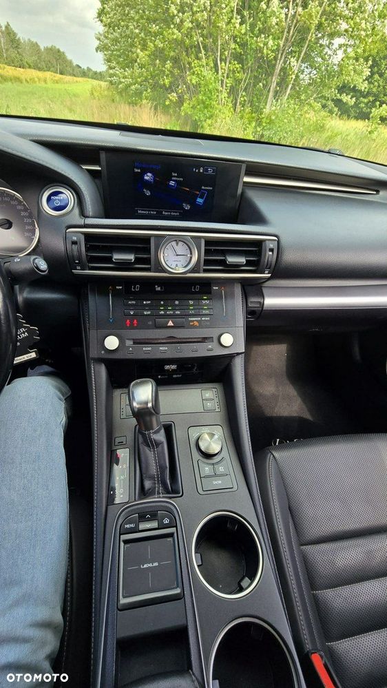Lexus RC - 19