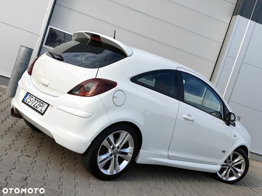 Opel Corsa 1.6T GSI - 4