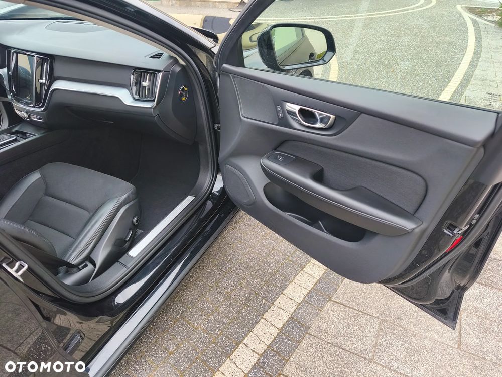 Volvo V60 D3 Momentum Core - 17