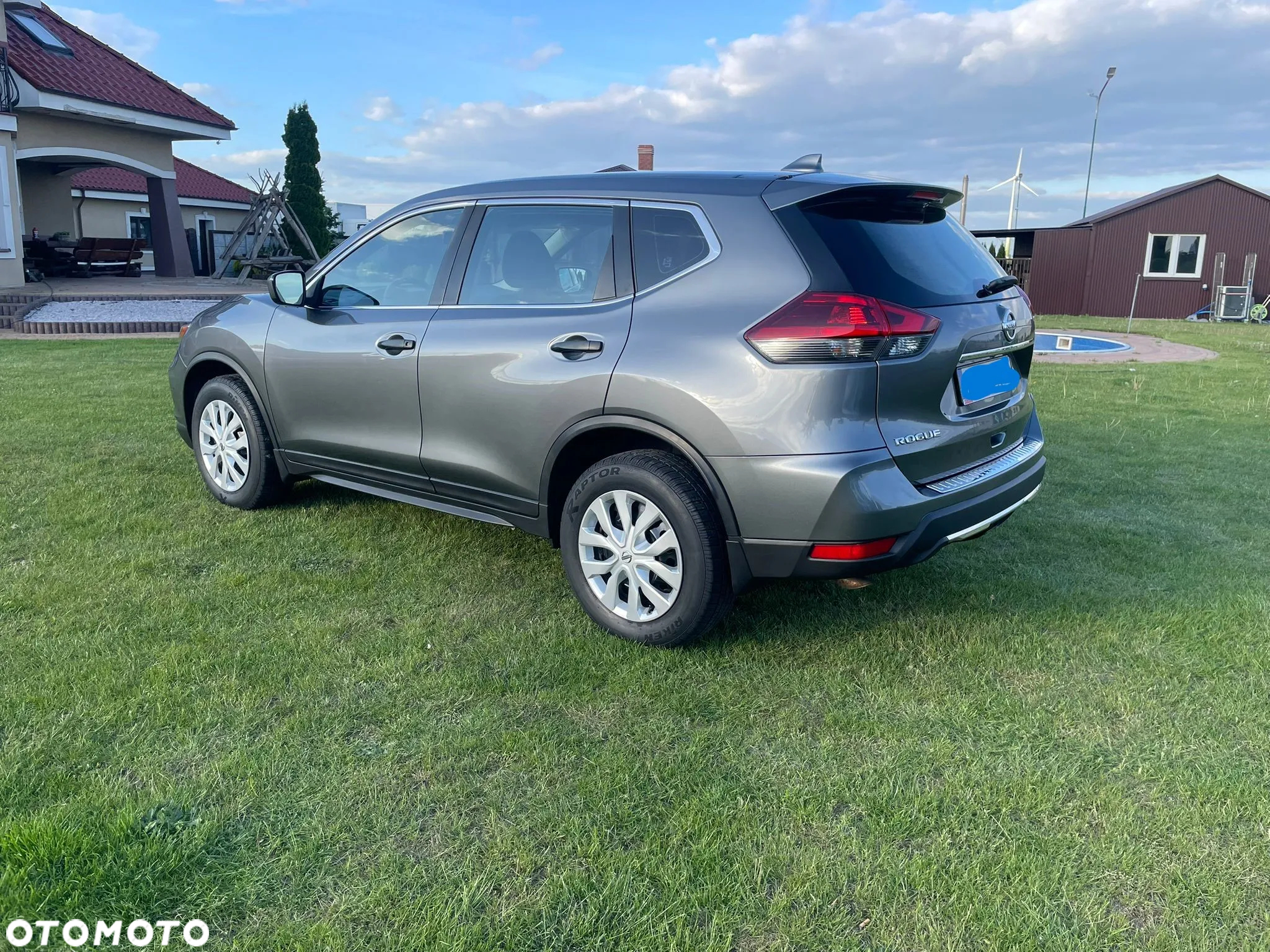 Nissan Rogue - 8