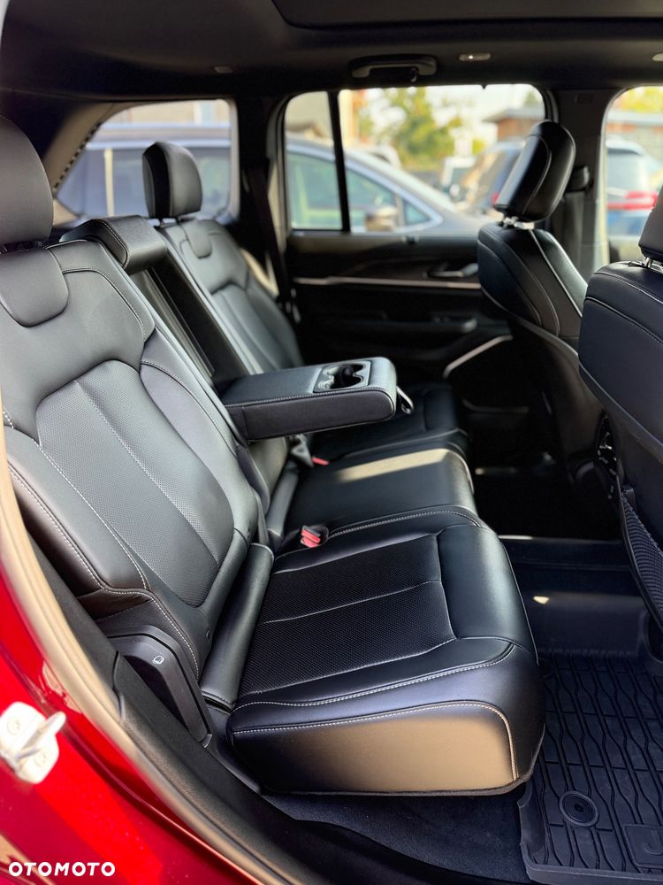Jeep Grand Cherokee - 29