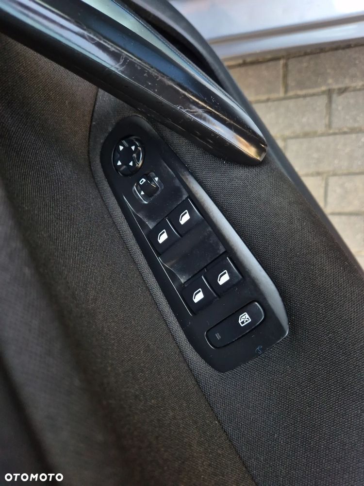 Peugeot 308 1.6 BlueHDi Allure S&S - 13