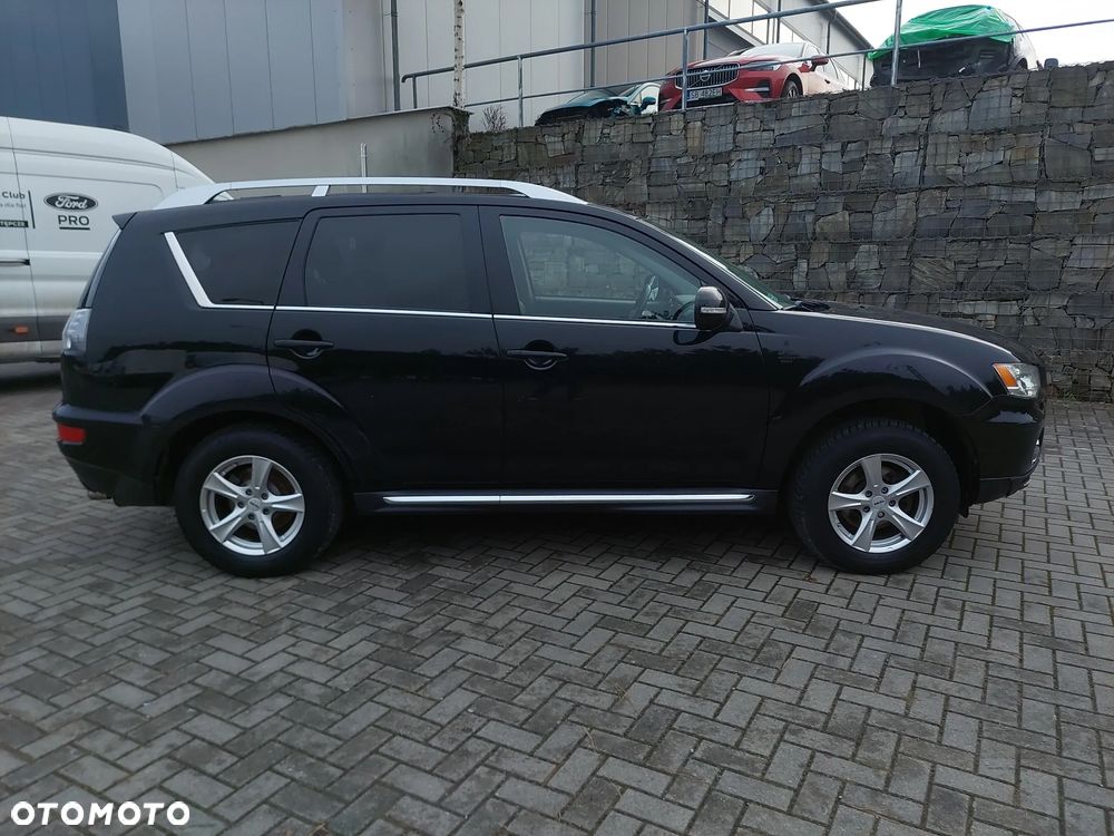 Mitsubishi Outlander 2.0 DID Instyle NAVI - 31