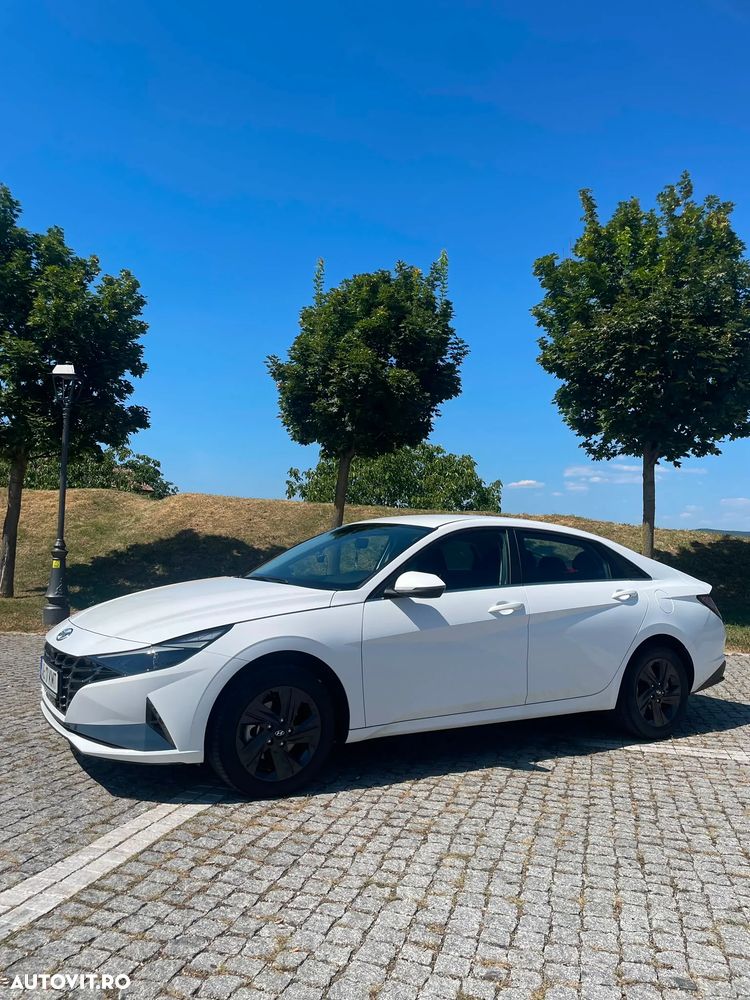 Hyundai Elantra 1.6 l 123 CP 6MT Highway - 6
